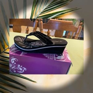 Imselling  women’s Flip Flop shoes size 81/2 nib